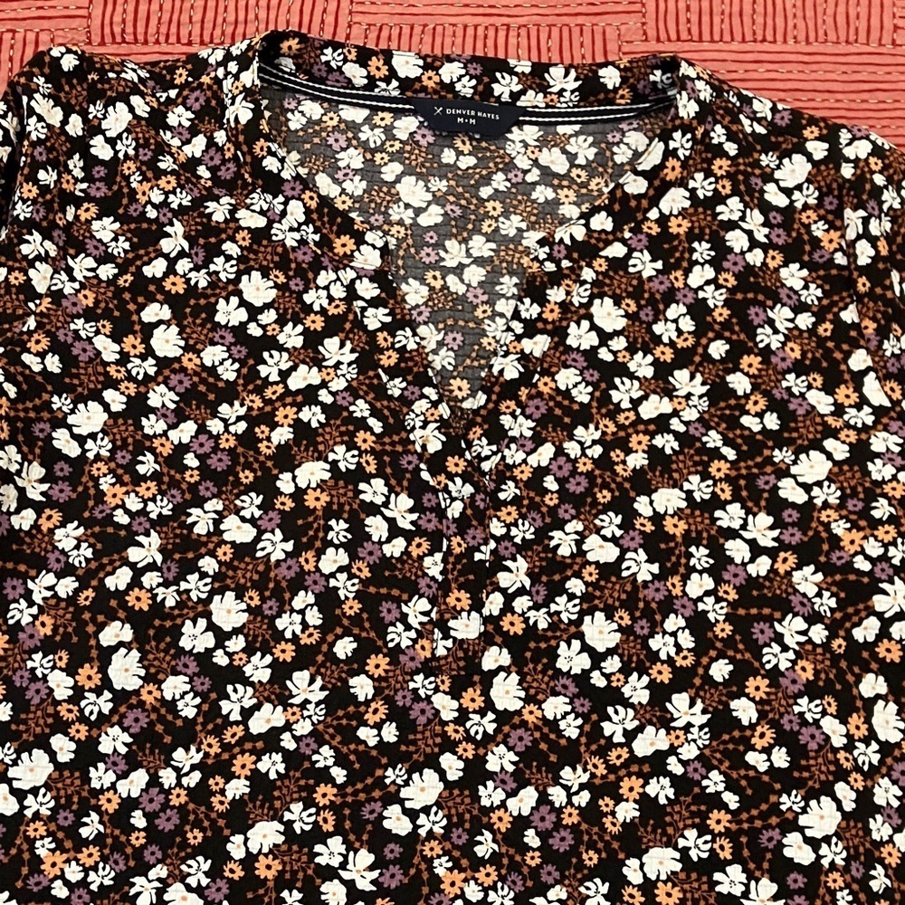 Denver Hayes medium Floral lightweight Blouse - Picture 3 of 15